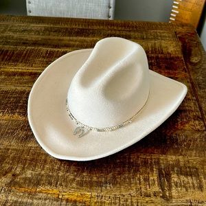 Rodeo King felt cowboy hat